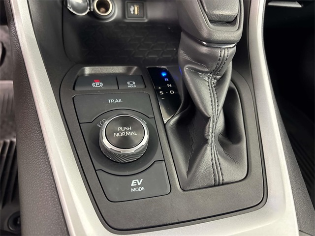 2024 Toyota RAV4 Hybrid XLE photo 20