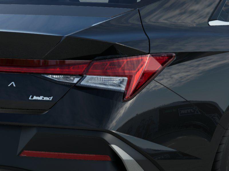 2025 Hyundai Elantra Limited photo 9
