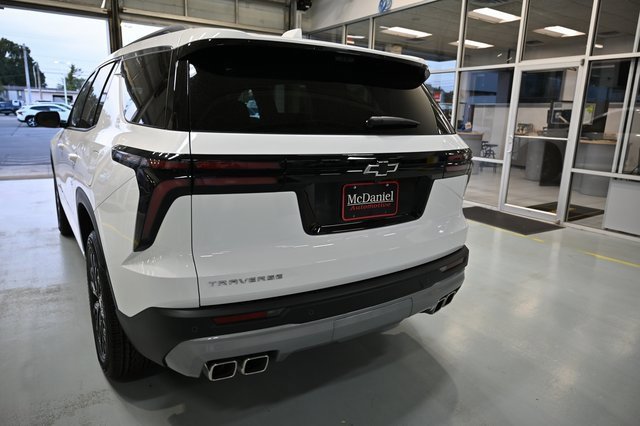 2026 Chevrolet Traverse photo 5