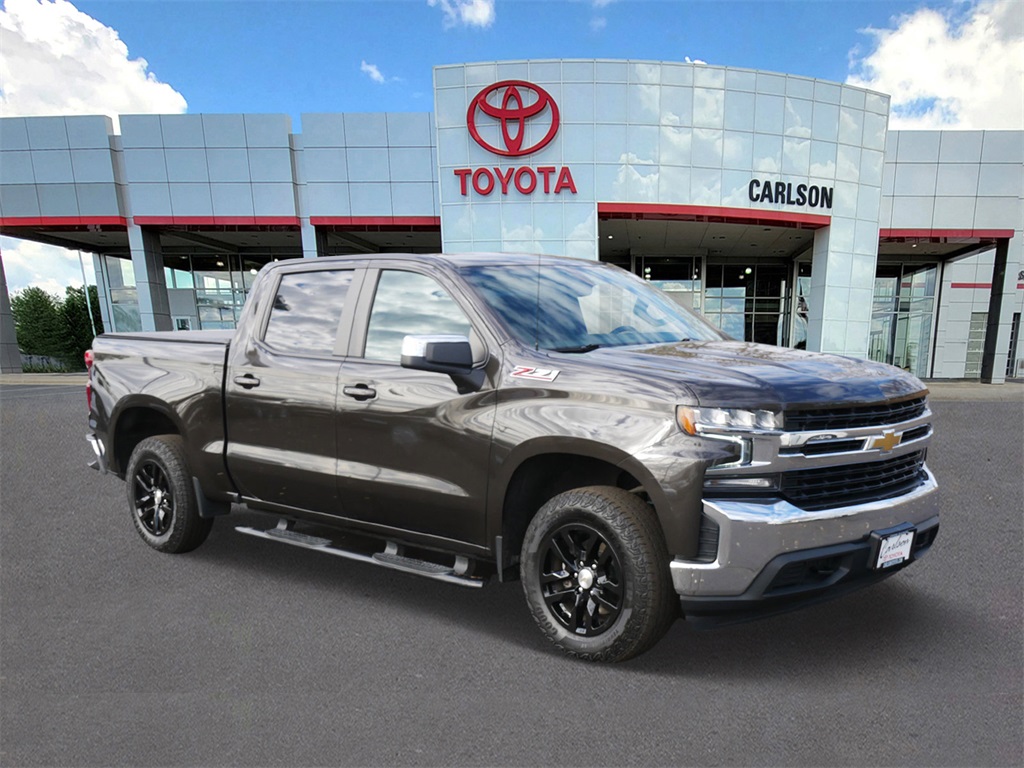 Used 2021 Chevrolet Silverado 1500 LT with VIN 1GCUYDED5MZ345491 for sale in Minneapolis, Minnesota