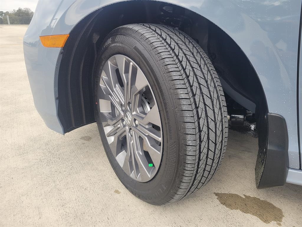 2026 Honda Odyssey Touring photo 8