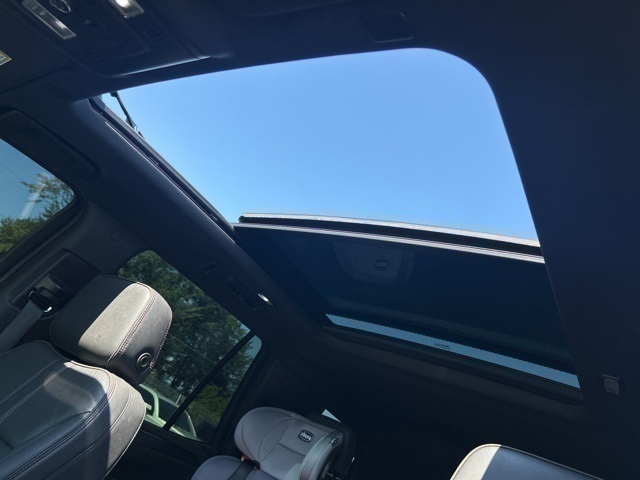 2022 Chevrolet Tahoe RST photo 18