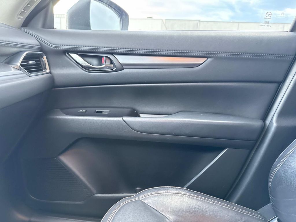 2022 Mazda CX-5 2.5 S Preferred photo 23