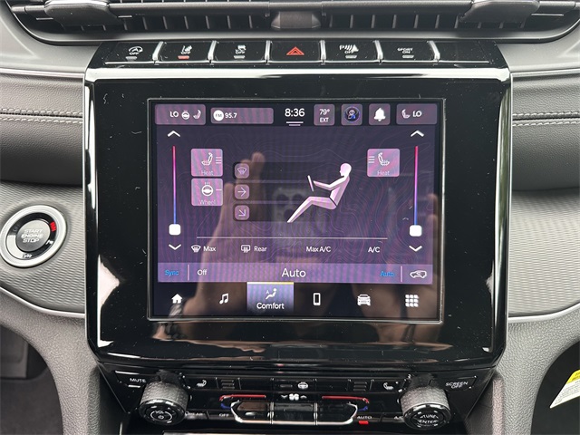 2025 Jeep Grand Cherokee Laredo photo 24