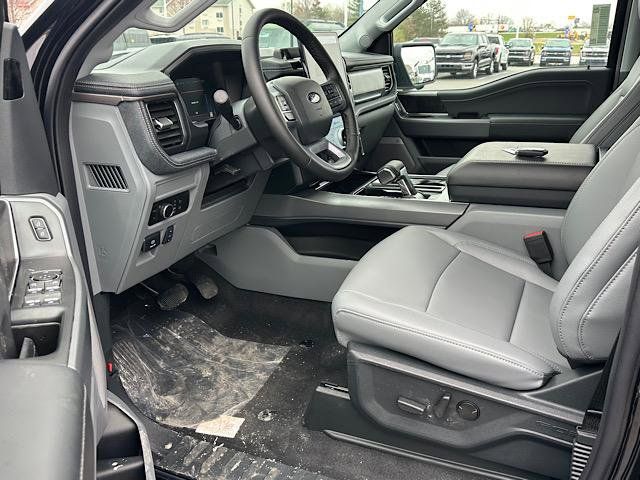 2025 Ford F-150 Lightning photo 6