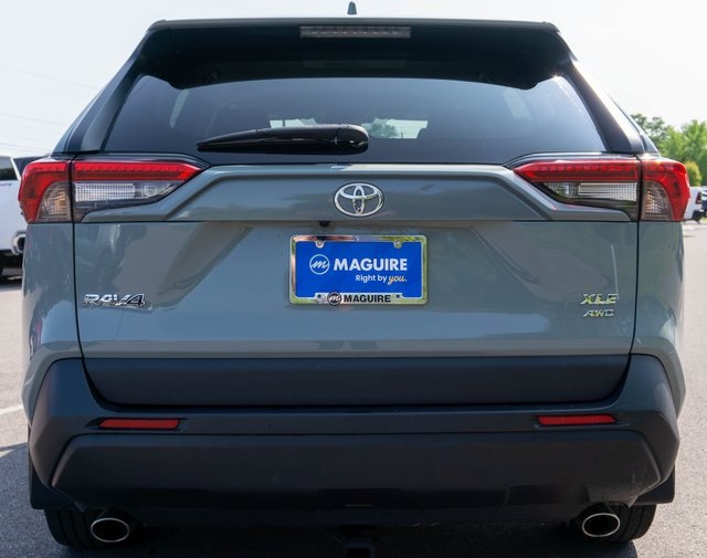 2021 Toyota RAV4 XLE photo 4