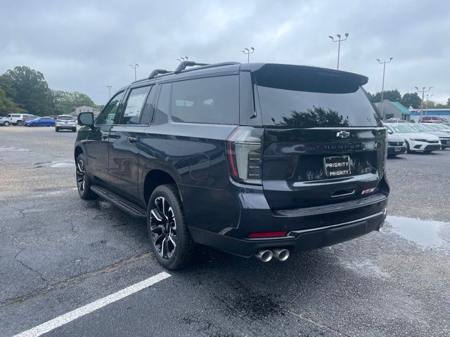 2025 Chevrolet Suburban RST photo 3