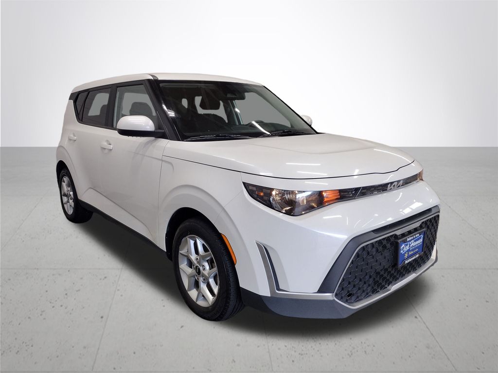 2023 Kia Soul LX photo 4