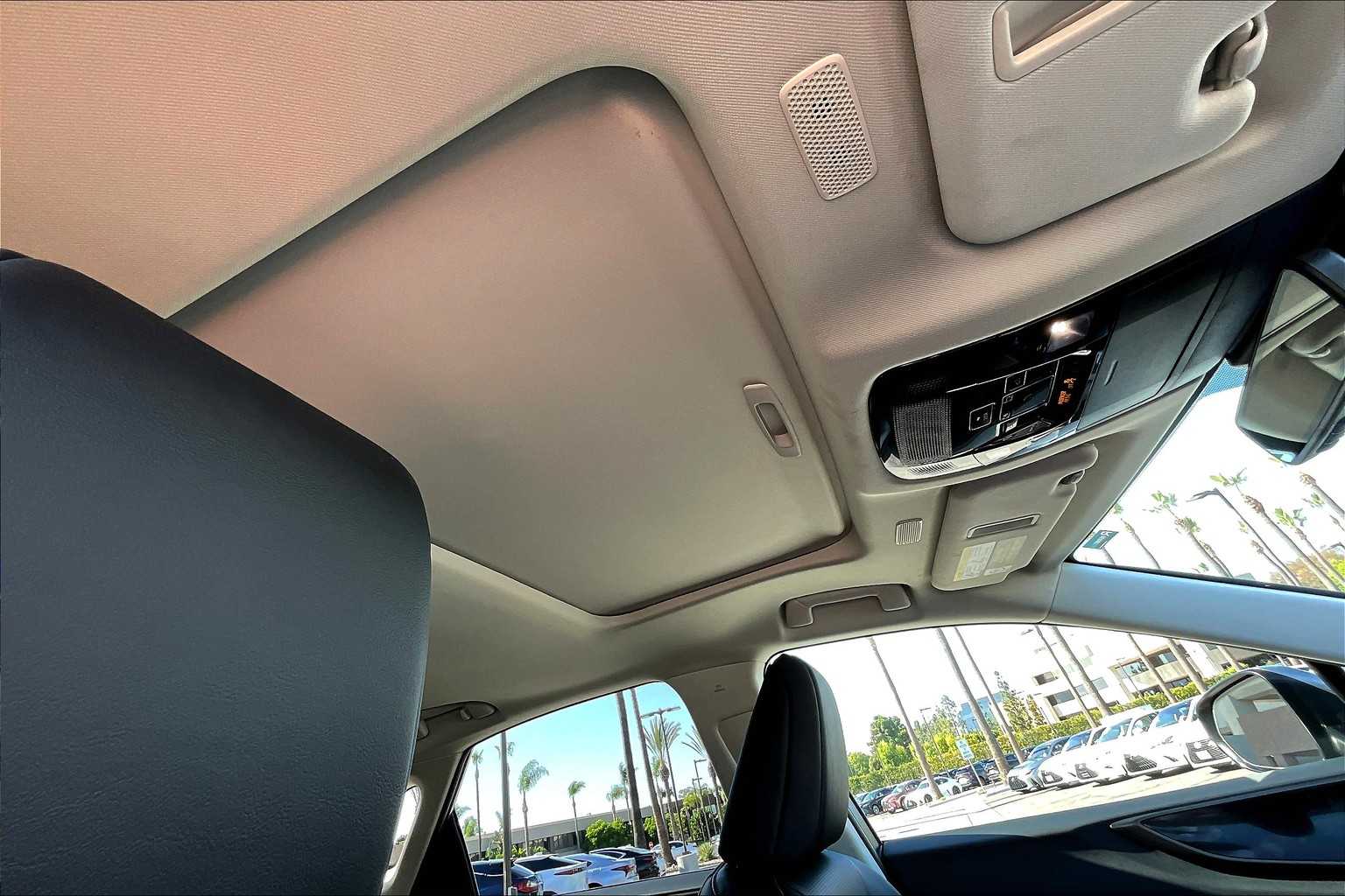 2025 Lexus NX 250 photo 13