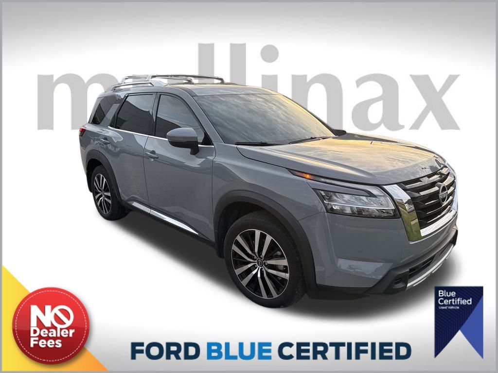 2024 Nissan Pathfinder Platinum's photo