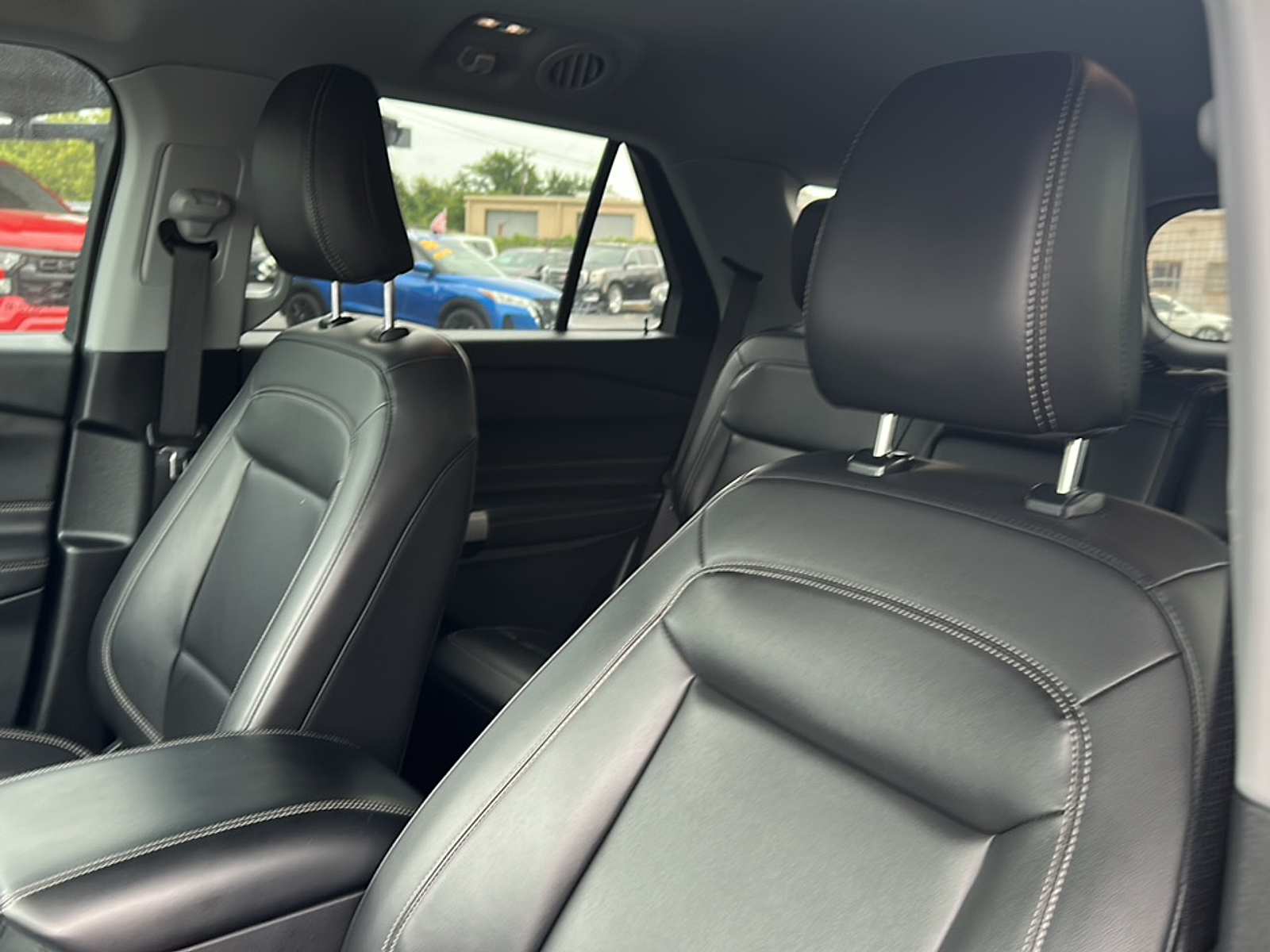 2024 Ford Explorer XLT photo 7