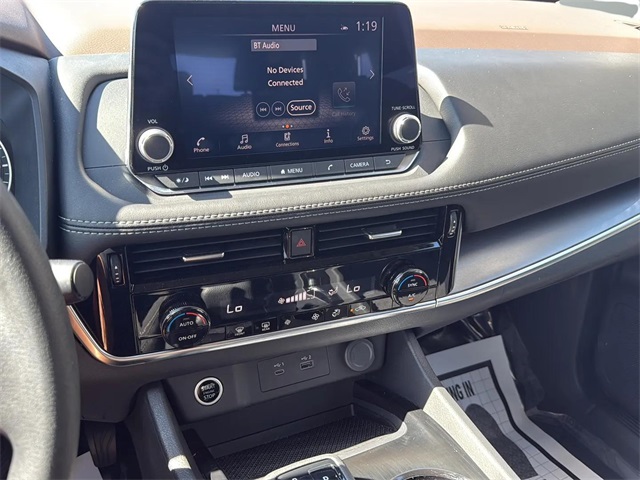 2023 Nissan Rogue SV photo 25