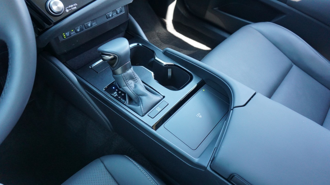 2023 Lexus ES 350 photo 17