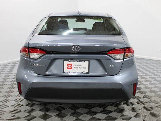2025 Toyota Corolla LE photo 4