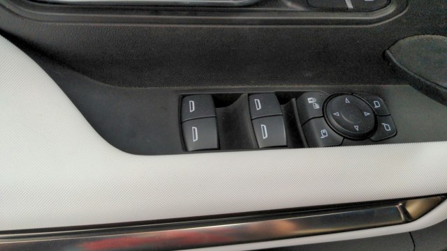 Used 2025 Void Black GMC 2X image 23