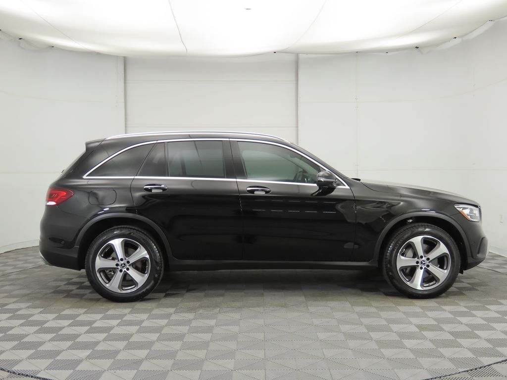 2022 Mercedes Benz GLC 300 photo 3