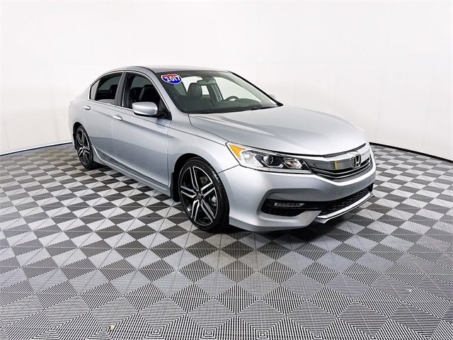 2017 Honda Accord Sport's photo