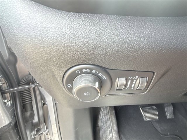 2023 Jeep Compass Limited photo 7