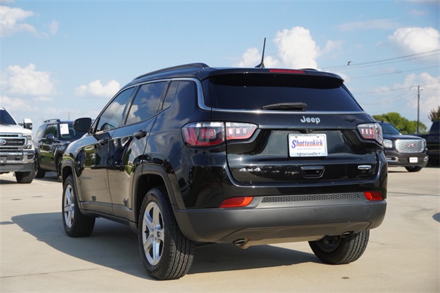 2023 Jeep Compass Latitude photo 6