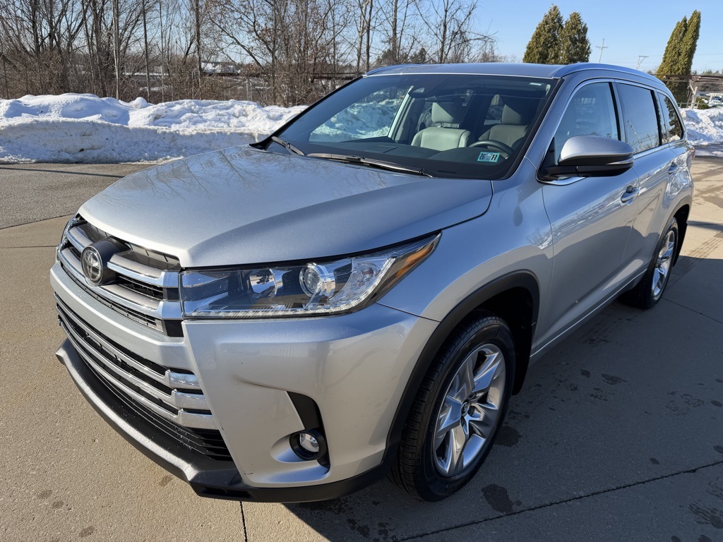 2019 Toyota Highlander Limited's photo