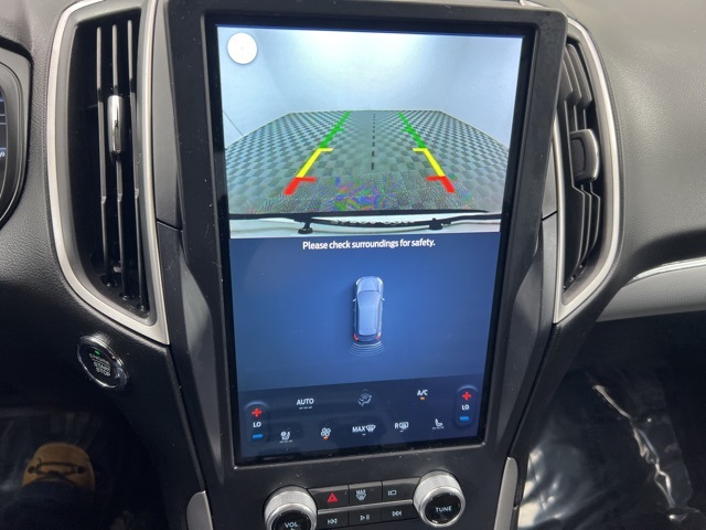 2022 Ford Edge SEL photo 18
