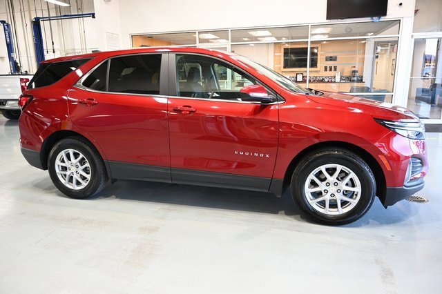 2024 Chevrolet Equinox LT photo 4