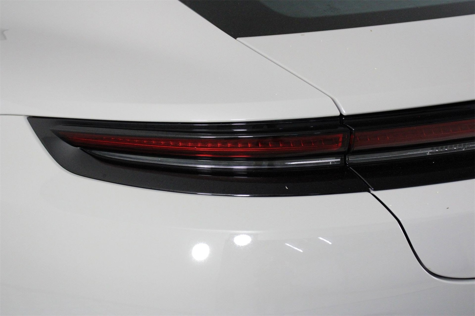 2025 Porsche Panamera 4 photo 21