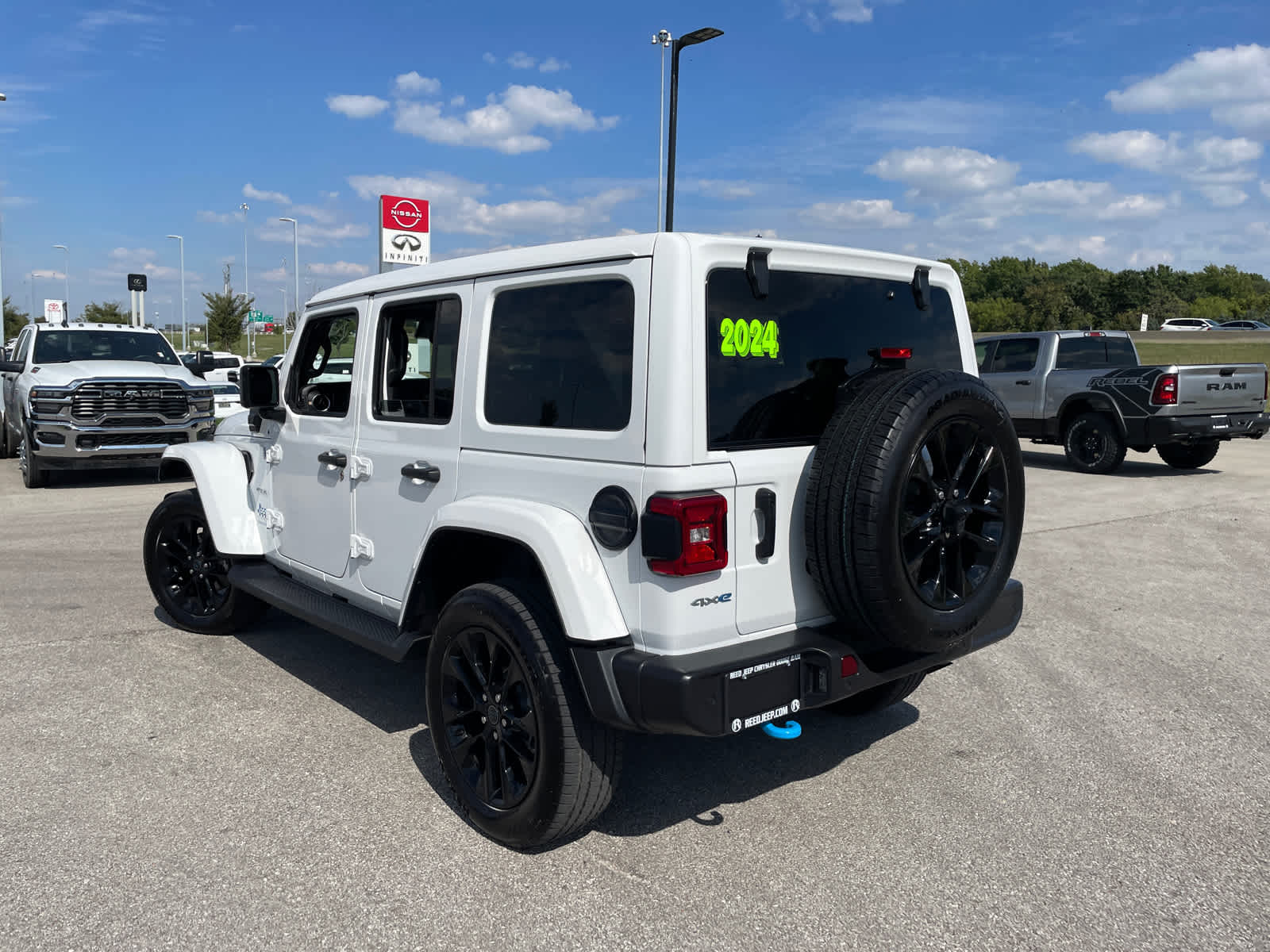 2024 Jeep Wrangler 4xe Sahara photo 6
