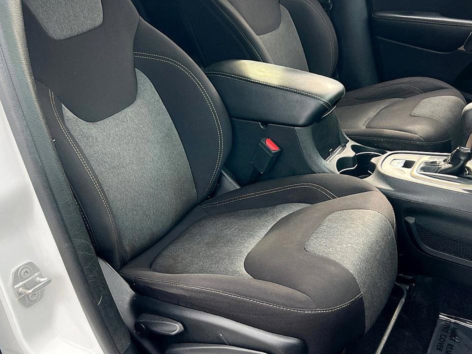 2018 Jeep Cherokee Latitude photo 19