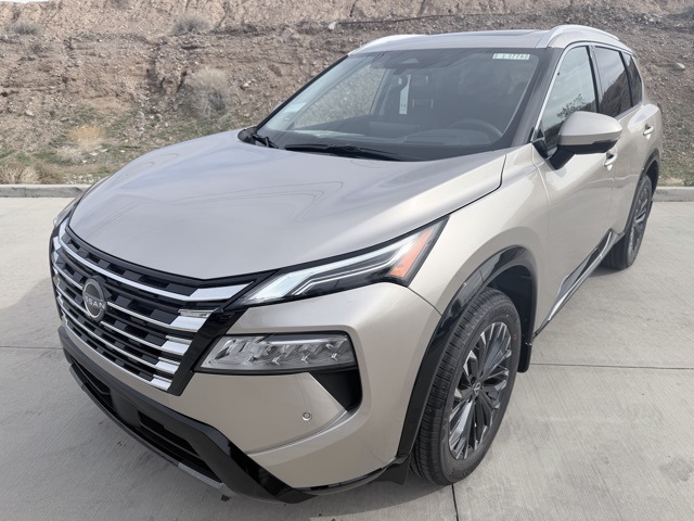 2026 Nissan Rogue Platinum's photo