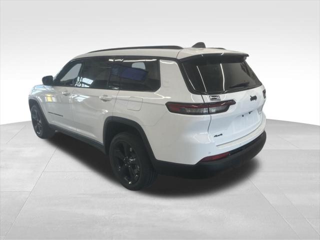 2025 Jeep Grand Cherokee Altitude X photo 2