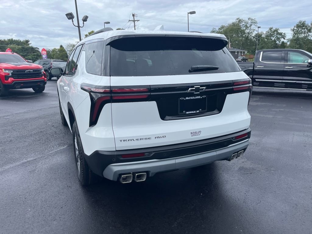 2026 Chevrolet Traverse photo 3