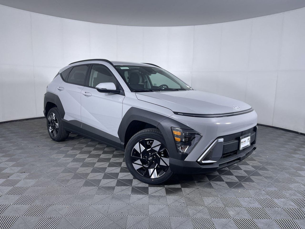2025 Hyundai Kona SEL photo 2