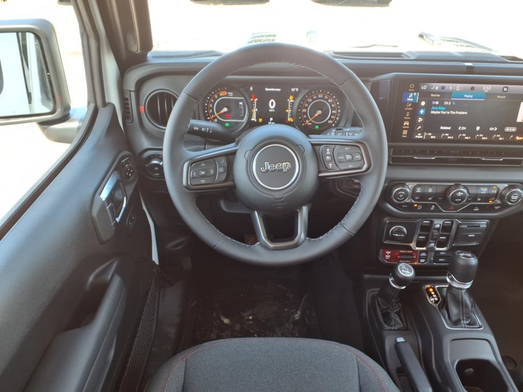 2025 Jeep Wrangler Rubicon photo 11