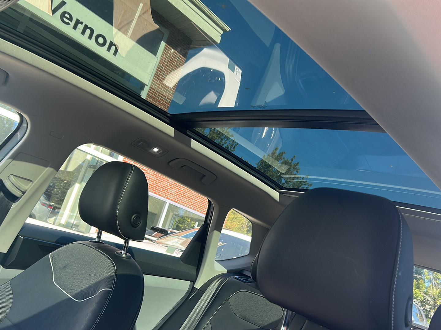 2023 Volkswagen Taos SE photo 18