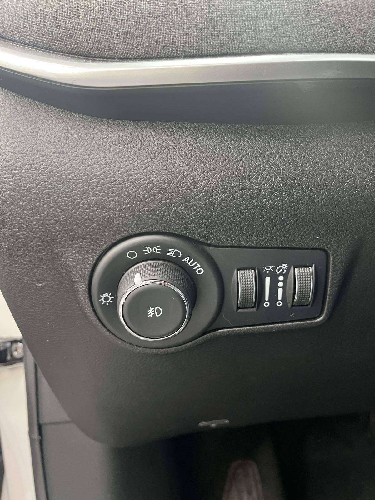 2022 Jeep Compass Latitude photo 21