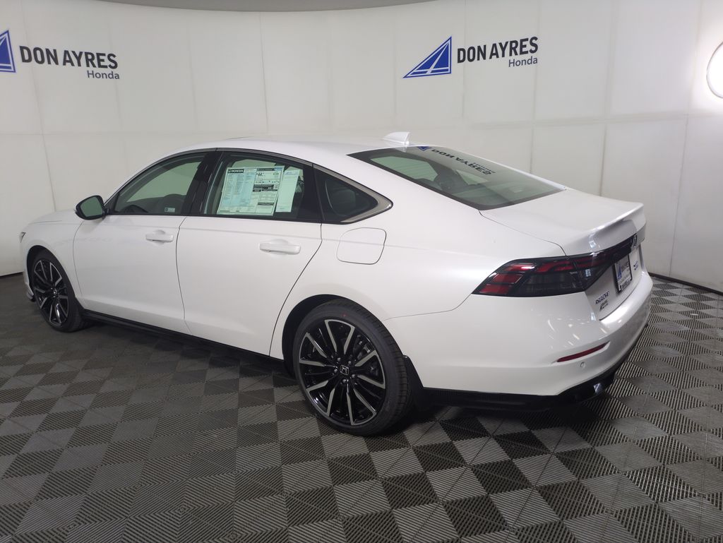 2025 Honda Accord Hybrid Touring photo 3