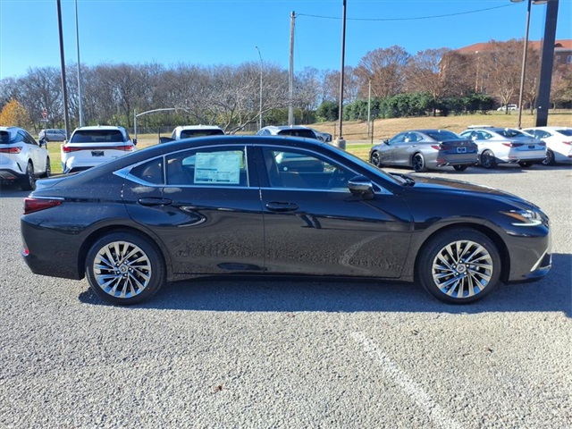 2025 Lexus ES 350 Ultra Luxury photo 2