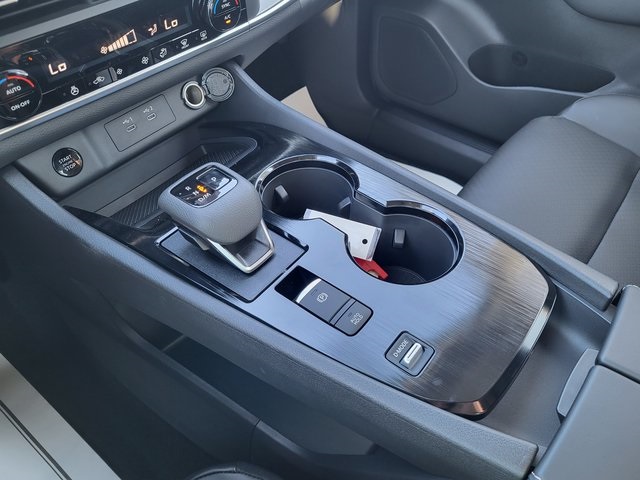 2026 Nissan Rogue SV photo 18