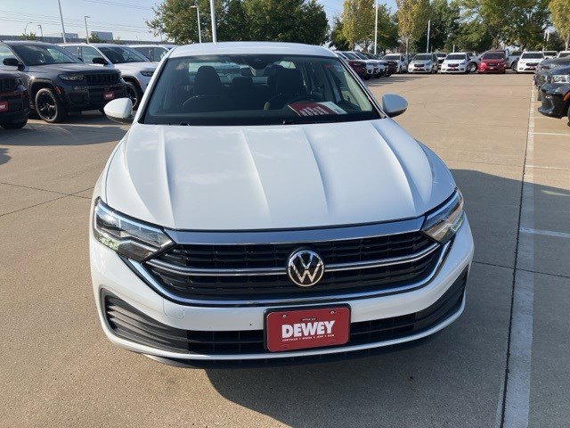 2024 Volkswagen Jetta S photo 2