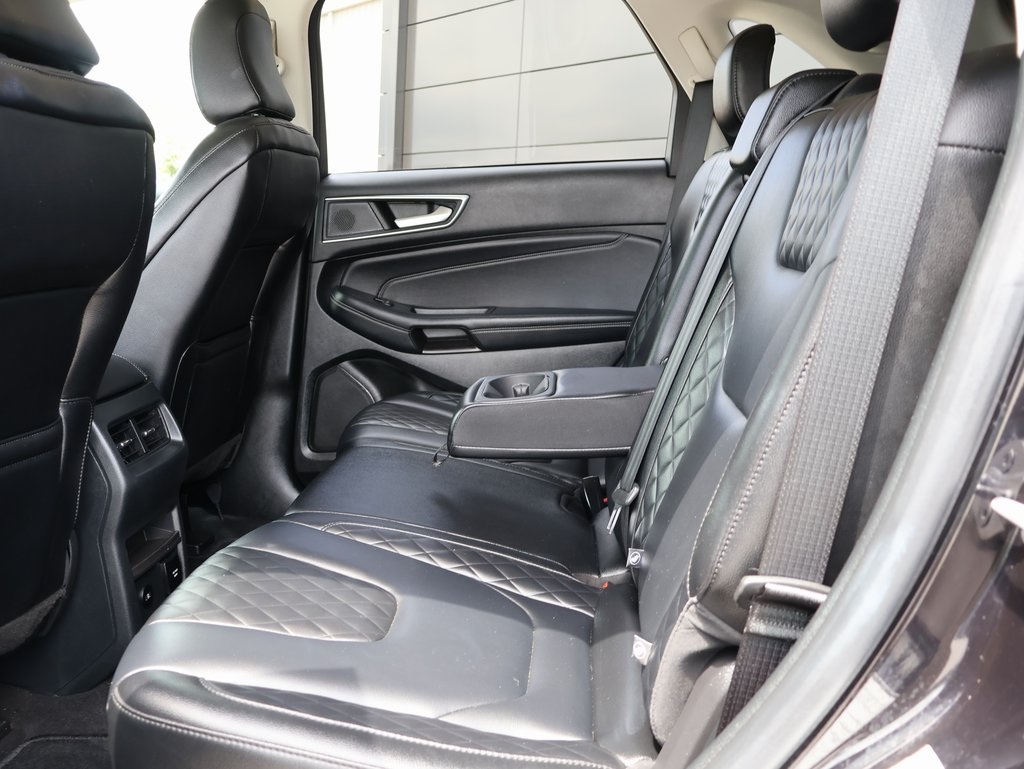 2023 Ford Edge Titanium photo 16