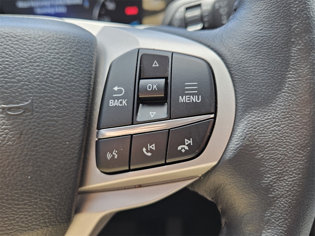 2023 Ford Explorer XLT photo 24