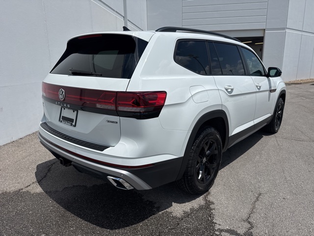 2025 Volkswagen Atlas Peak Edition SE photo 6