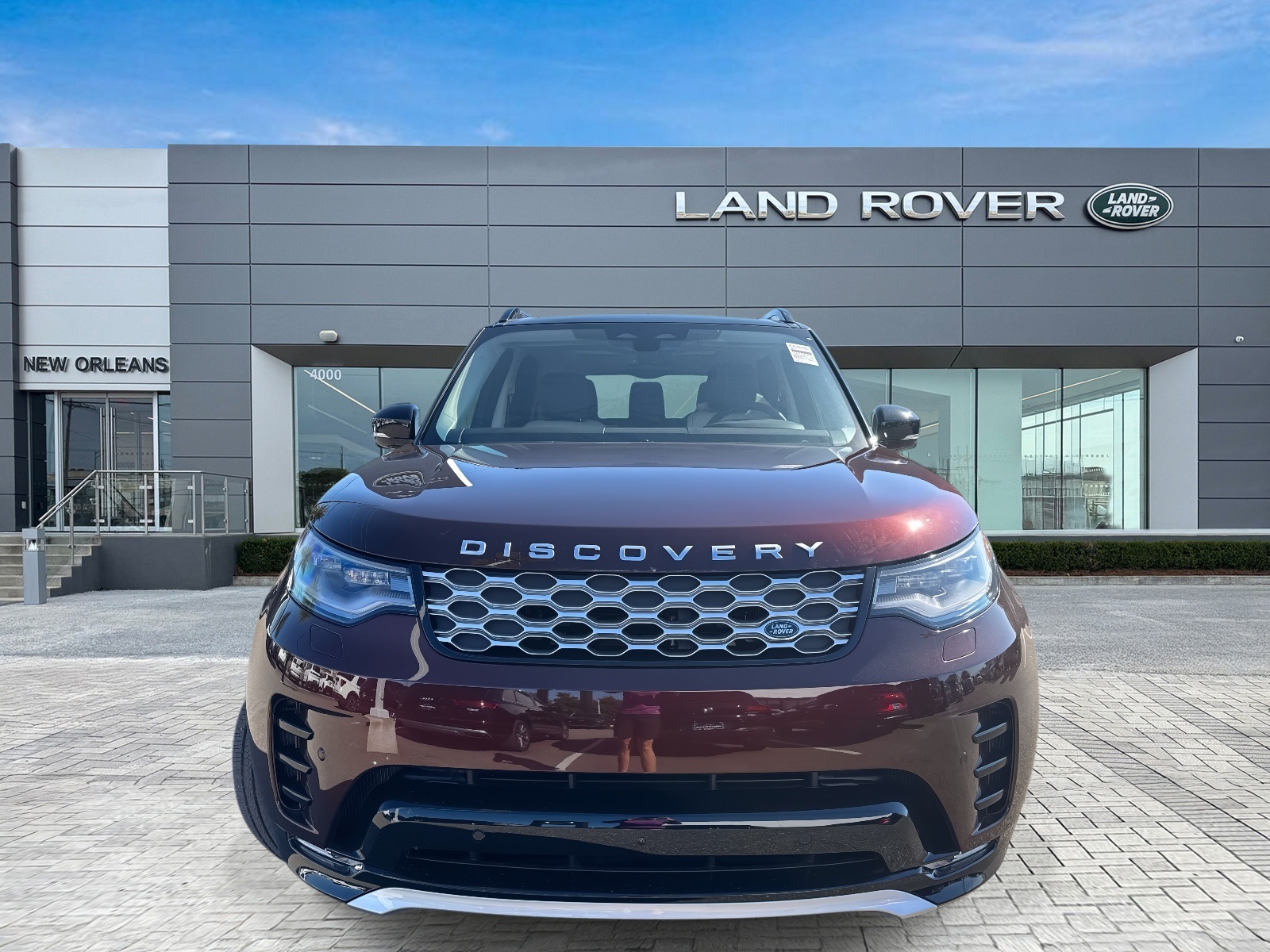 2026 Land Rover Discovery photo 4