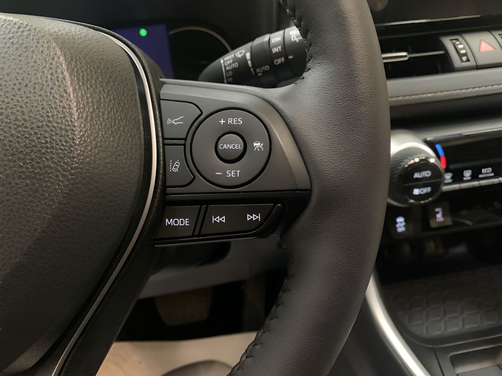 2024 Toyota RAV4 XLE Premium photo 27