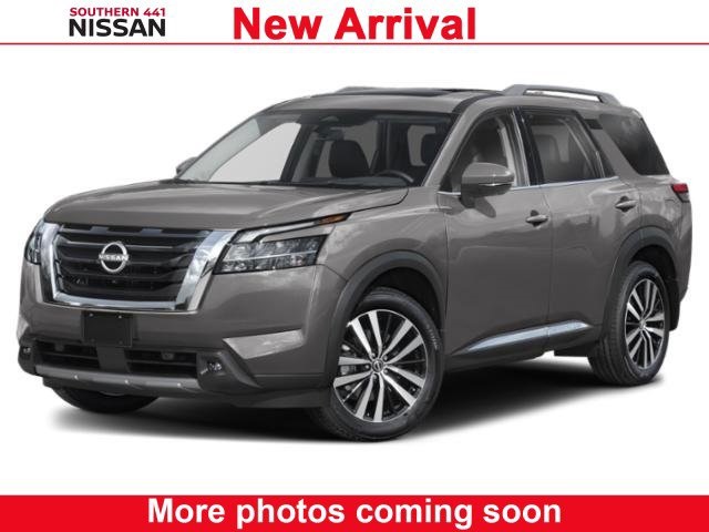 2025 Nissan Pathfinder Platinum's photo