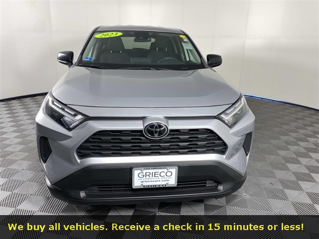 2023 Toyota RAV4 LE photo 2