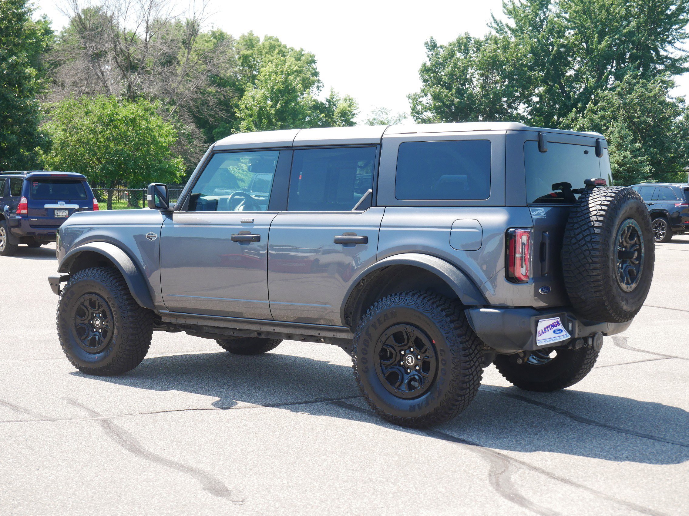 2022 Ford Bronco Wildtrak photo 2