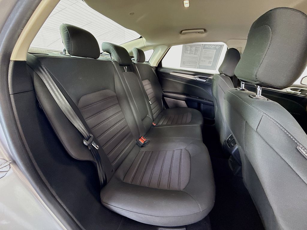 2020 Ford Fusion Hybrid SE photo 27