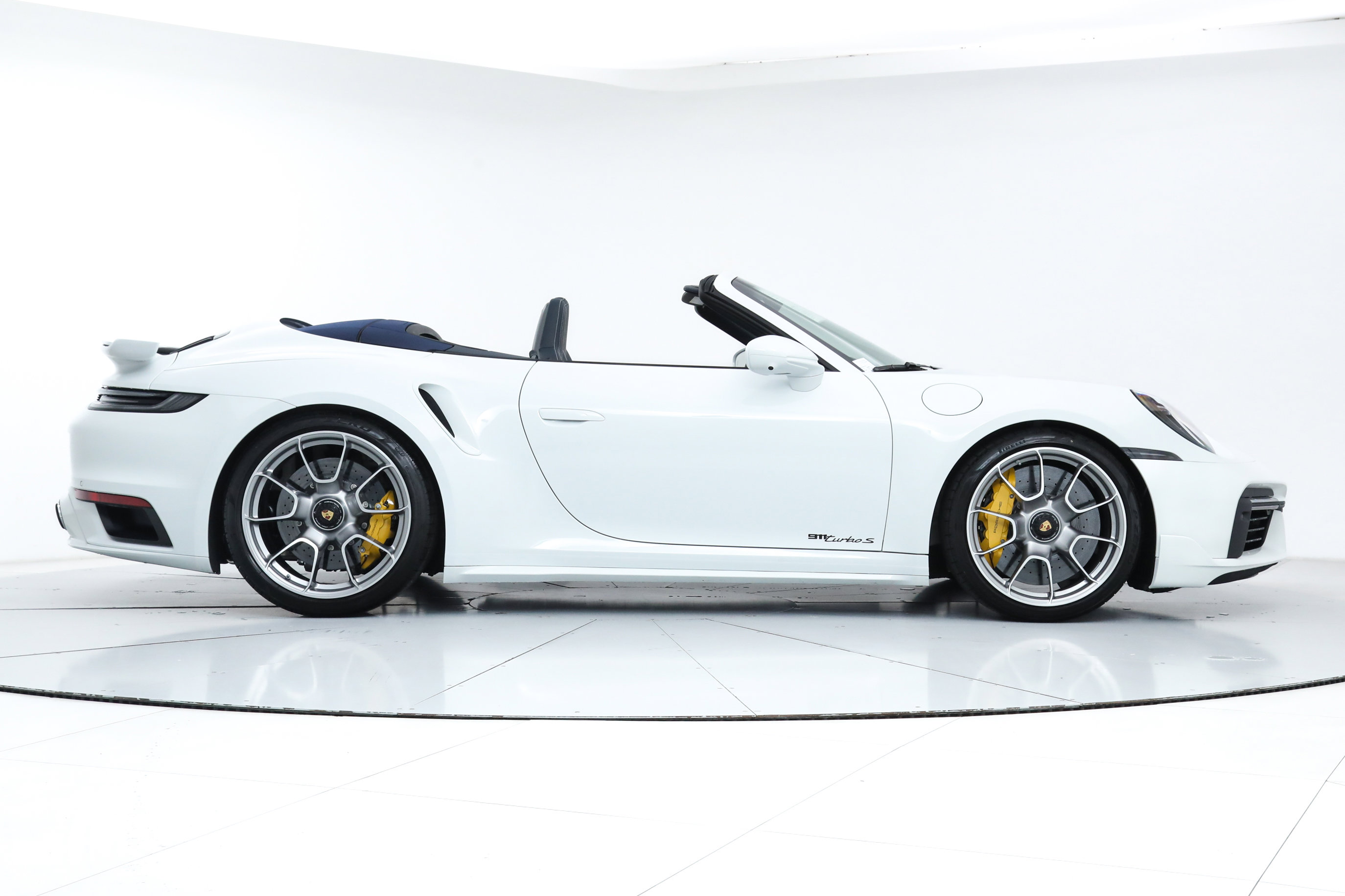 2025 Porsche 911 Turbo S Cabriolet photo 7